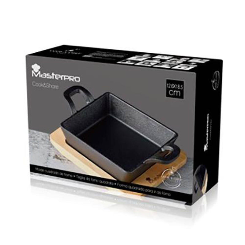 MASTERPRO COOK AND SHARE CAST IORN SQUARE BAKING PAN 12.6X18.5 CM WITH WOODEN BASE, BLACK/BROWN COLOR